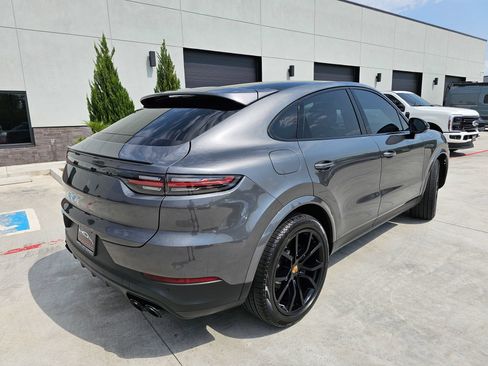 Used 2022 Porsche Cayenne Coupe AWD/4WD image 35