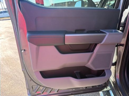 Used 2025 Ford F250 XLT image 32
