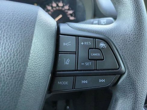 Certified 2025 Toyota Sienna LE image 22