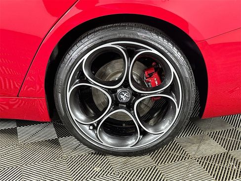 Used 2024 Alfa Romeo Giulia Veloce image 35