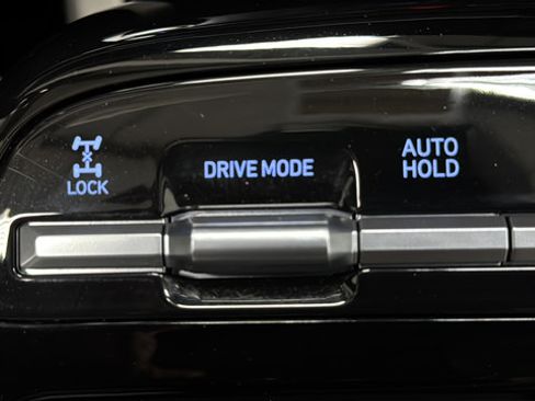 Used 2025 Hyundai Tucson Limited AWD/4WD image 34