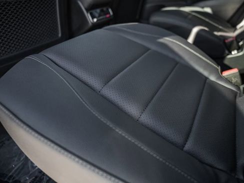 Certified 2025 Mercedes-Benz GLS 450 4MATIC image 34