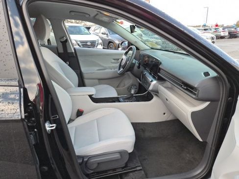 Used 2025 Hyundai Kona SEL AWD/4WD image 12