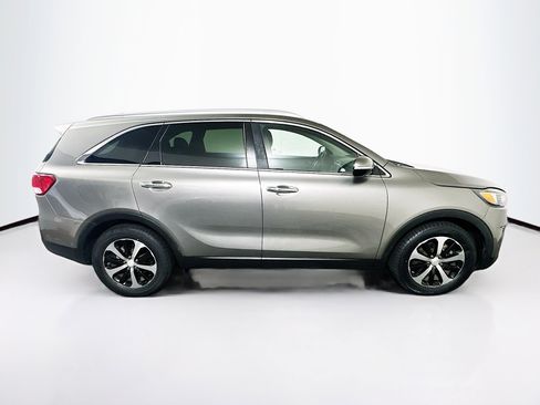 Used 2016 Kia Sorento EX image 10