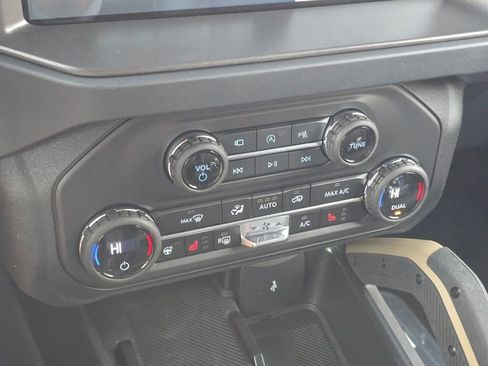 New 2026 Ford Bronco Badlands AWD/4WD image 24