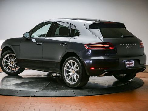 Certified 2017 Porsche Macan AWD/4WD image 5