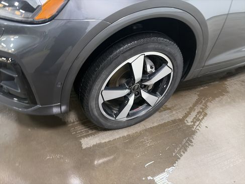 Used 2023 Audi Q5 2.0T Prestige w/ Prestige Package image 9