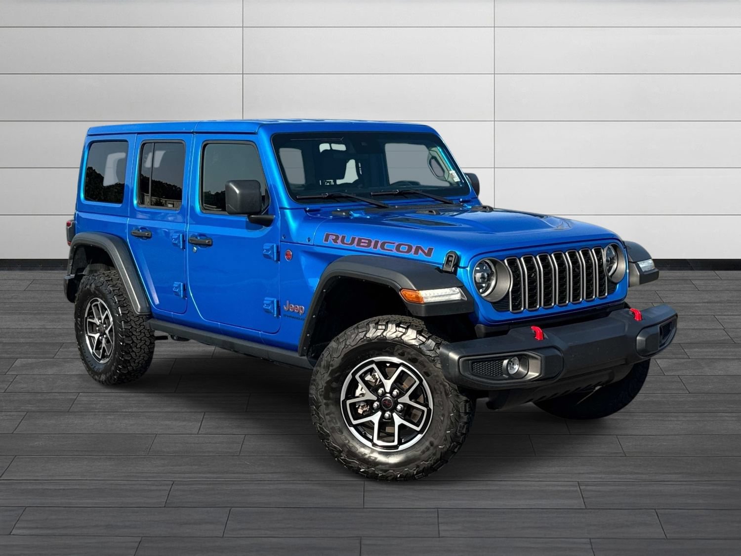 Used 2025 Jeep Wrangler Unlimited Rubicon w/ Convenience Group AWD/4WD image 2