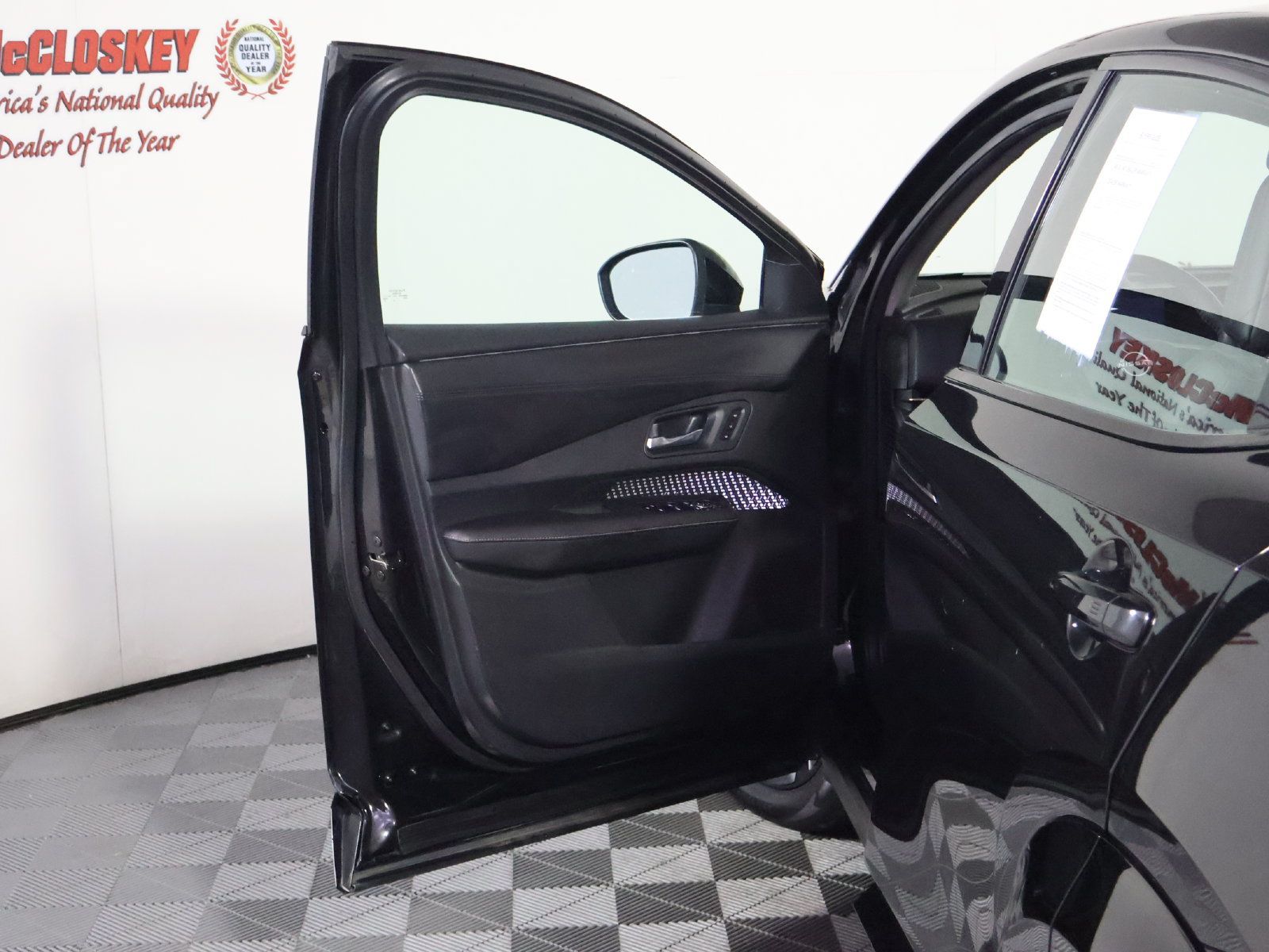 Used 2023 Nissan Ariya AWD image 24