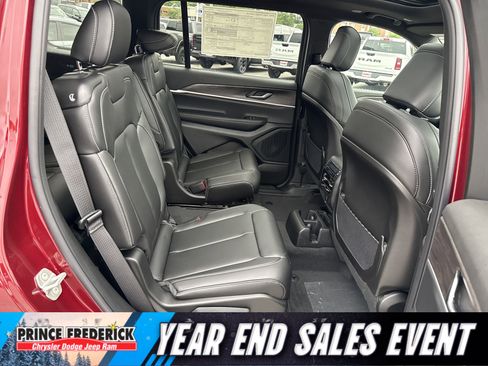 New 2025 Jeep Grand Cherokee L Limited image 14