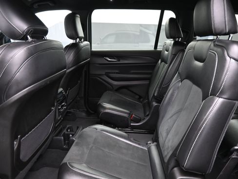 Used 2024 Jeep Grand Cherokee L Laredo image 15