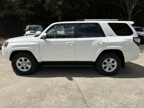 Used 2021 Toyota 4Runner SR5 Premium AWD/4WD image 4