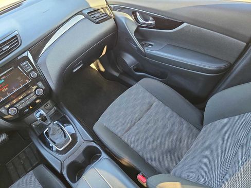 Used 2021 Nissan Rogue Sport SV image 13