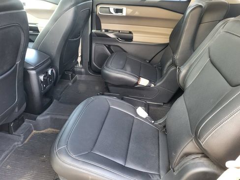 Used 2020 Ford Explorer XLT w/ Comfort Package AWD/4WD image 23