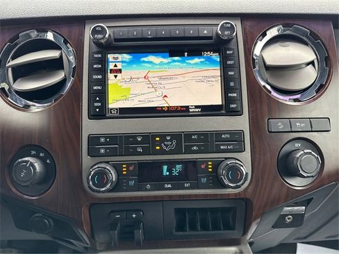 Used 2011 Ford F250 Lariat w/ Lariat Interior Pkg image 30