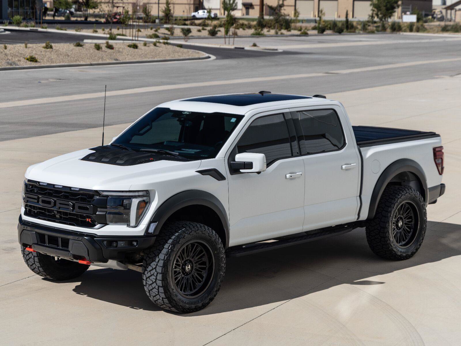 Used 2025 Ford F150 Raptor w/ Equipment Group 803A Raptor R AWD/4WD image 5
