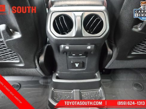 Used 2026 Jeep Wrangler Unlimited Rubicon AWD/4WD image 23