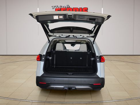 Used 2025 Toyota Grand Highlander AWD image 9