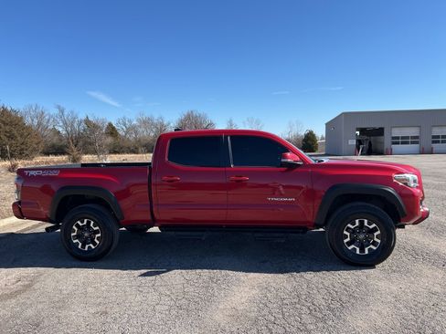 Used 2021 Toyota Tacoma TRD Off-Road image 4