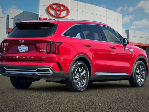 Used 2021 Kia Sorento S FWD image 3
