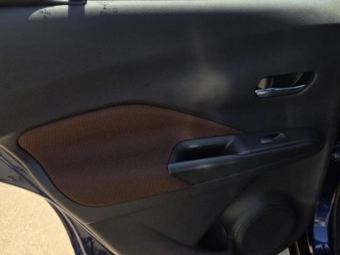 Used 2019 Nissan Kicks SR FWD image 10