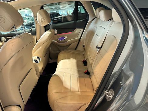 Used 2020 Mercedes-Benz GLC 300 4MATIC image 13
