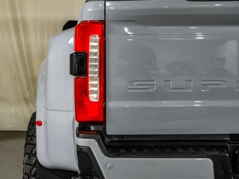 Used 2024 Ford F350 Lariat w/ Lariat Ultimate Package AWD/4WD image 44