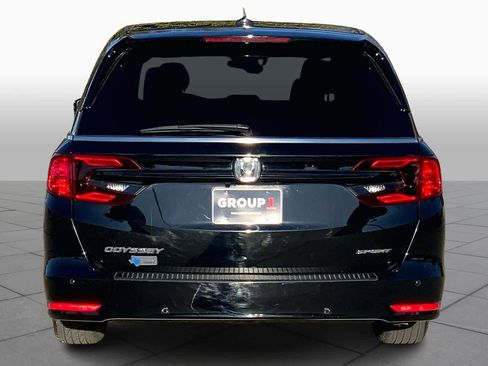 Used 2024 Honda Odyssey Sport image 4