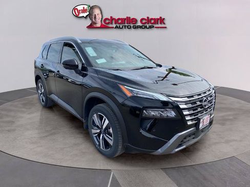Certified 2025 Nissan Rogue SL FWD image 7