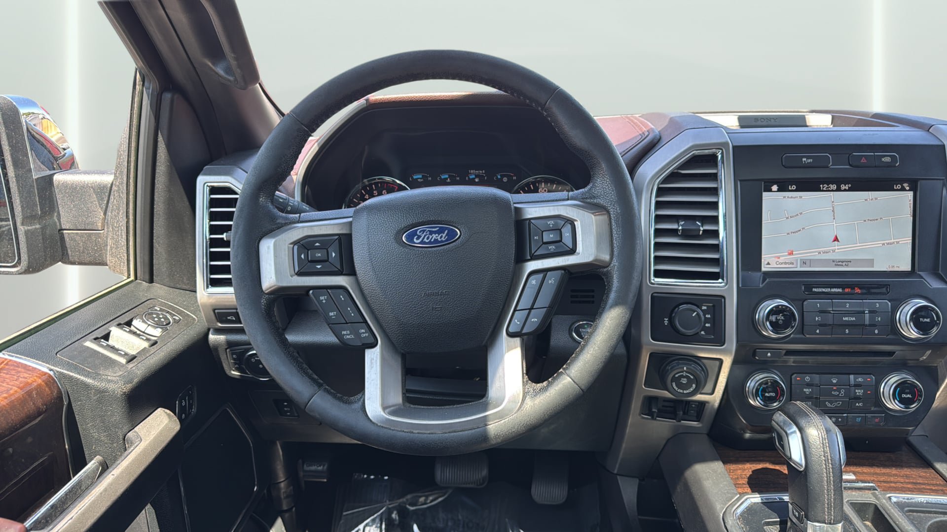 Used 2016 Ford F150 Platinum w/ Equipment Group 701A Luxury AWD/4WD image 16