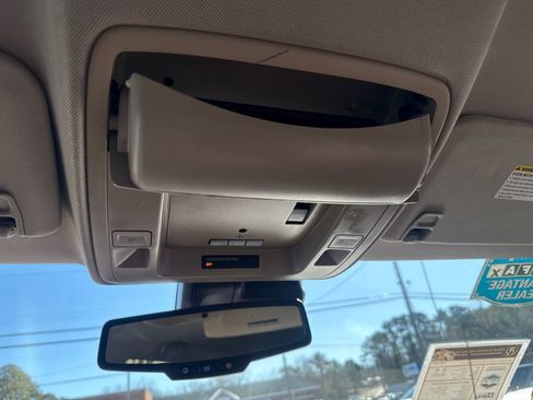 Used 2017 Chevrolet Silverado 1500 High Country image 31