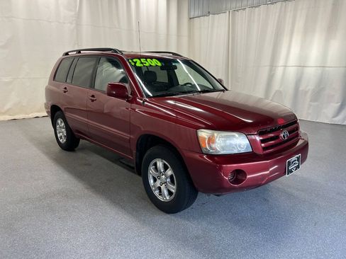 Used 2004 Toyota Highlander 4WD V6 w/ Appearance Pkg image 3