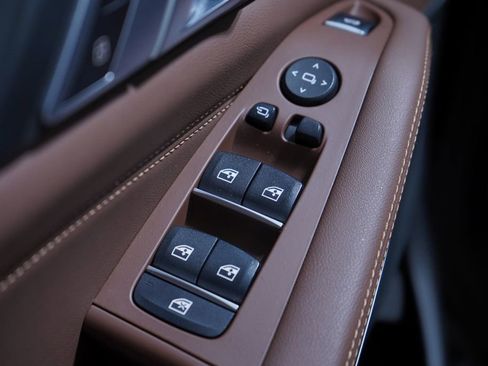 Used 2024 BMW X5 sDrive40i w/ M Sport Package image 17