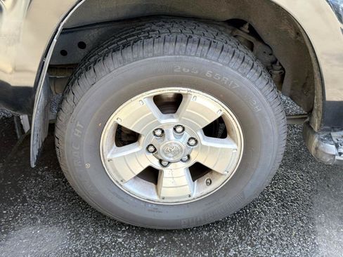 Used 2007 Toyota 4Runner SR5 AWD/4WD image 8