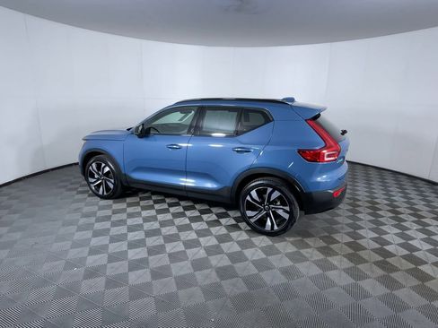 Used 2024 Volvo XC40 B5 Ultimate w/ Climate Package image 6