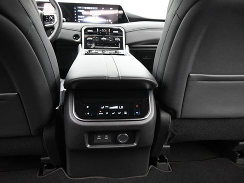 New 2025 Nissan Armada SV image 12