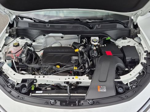 Certified 2025 Buick Envista Preferred w/ Advanced Safety Package FWD image 28