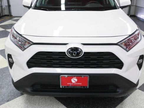 Used 2021 Toyota RAV4 XLE w/ Convenience Package FWD image 4