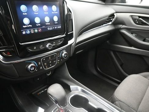 Used 2022 Chevrolet Traverse LT AWD/4WD image 28
