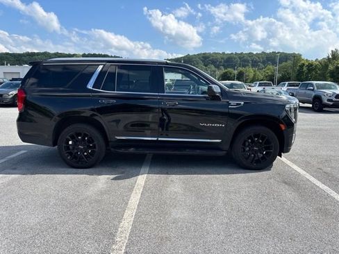 Used 2023 GMC Yukon SLT AWD/4WD image 4
