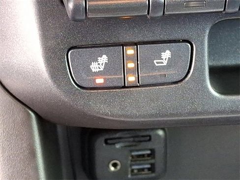 Used 2019 Chevrolet Colorado ZR2 image 19