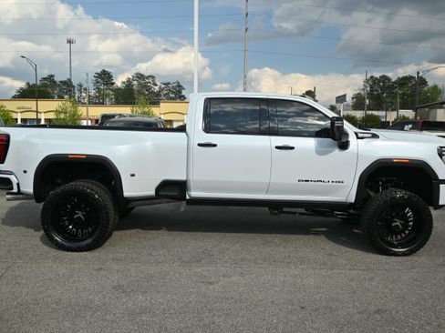 Used 2026 GMC Sierra 3500 Denali Ultimate image 16