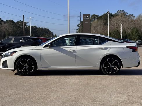 Used 2024 Nissan Altima 2.5 SR image 11