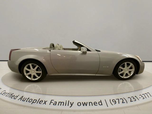 Used 2005 Cadillac XLR RWD image 10