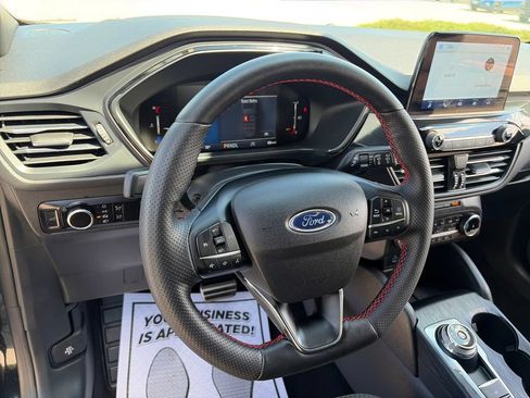 Used 2023 Ford Escape ST-Line AWD/4WD image 18