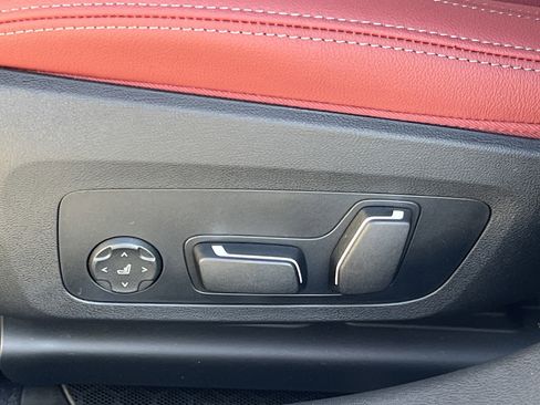 New 2026 BMW 330i Sedan w/ Premium Package image 19