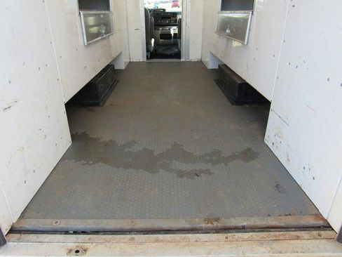 Used 2023 Ford E-350 and Econoline 350 Super Duty w/ Power Windows & Locks Group image 26