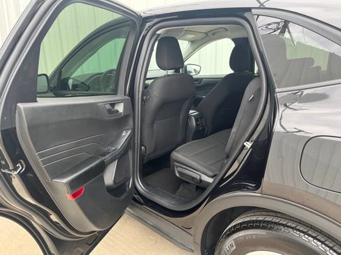 Used 2025 Ford Escape Active FWD image 12