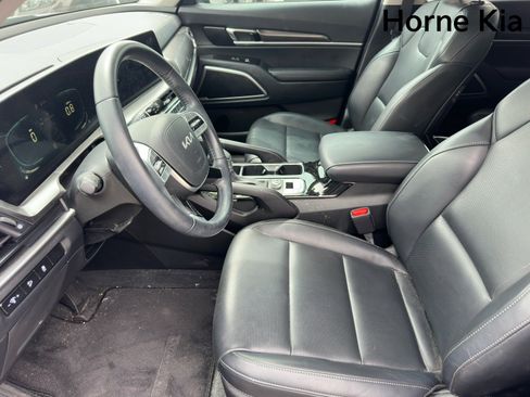 Certified 2024 Kia Telluride S FWD image 9