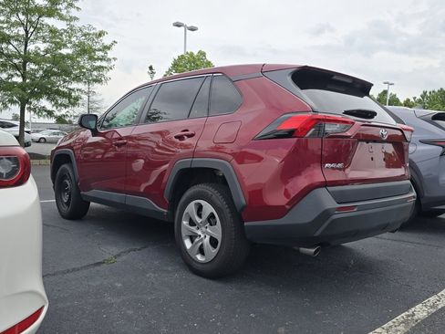 Used 2023 Toyota RAV4 LE FWD image 5
